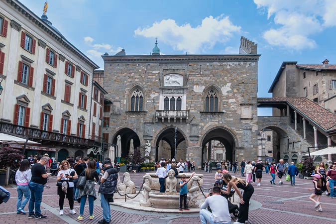 Bergamo. Old Square (Piazza Vecchia).