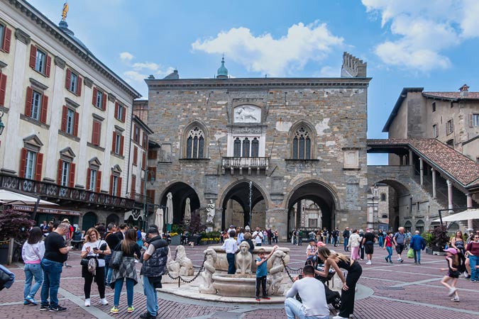 Bergamo. Old Square (Piazza Vecchia).