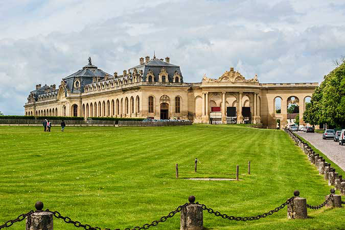 Chantilly Castle (1560). 