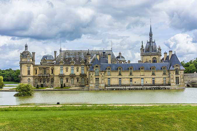 Chantilly Castle (1560). 