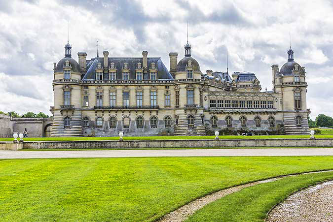 Chantilly Castle (1560). 