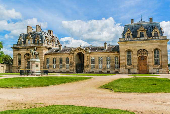 Chantilly Castle (1560). 