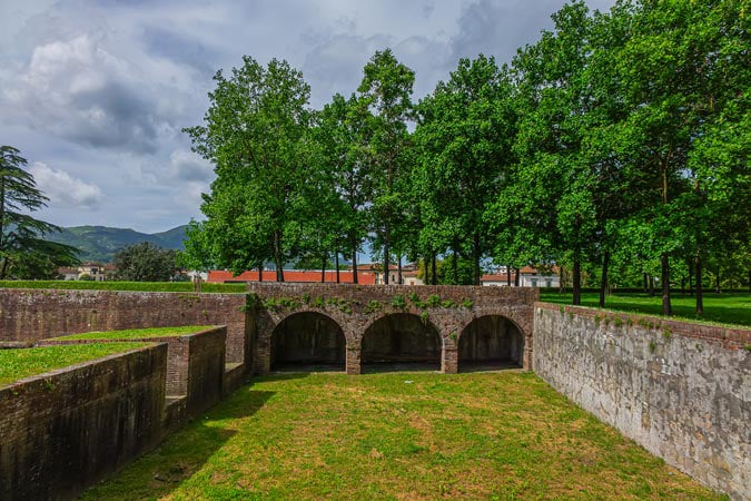Lucca. Well-preserved city walls of Lucca.