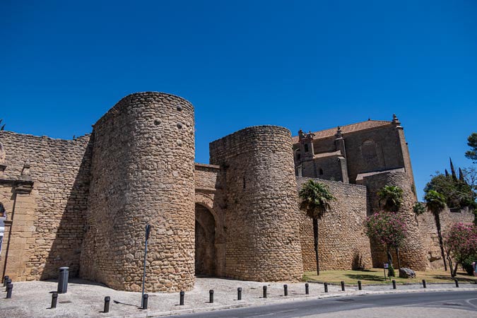 Ronda. Puerta de Almocabar.