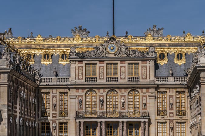  Chateau de Versailles (Palace of Versailles).